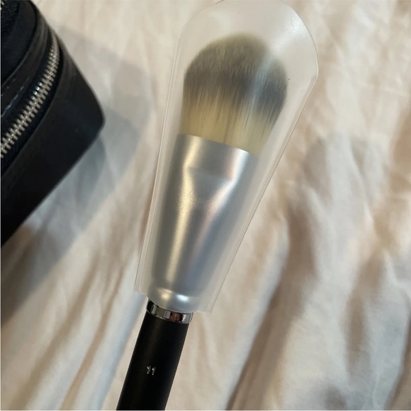 Dior Makeup Toiletry Bag w/Brush Set GWP - Picture 4 of 15